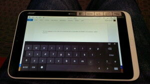 Drafting a blog post with the Acer Iconia W3-810's onscreen keyboard