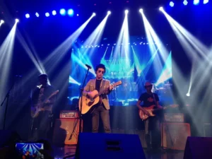 The Oktaves. Ely Buendia and the rest of the band played good 'ol rock 'n roll