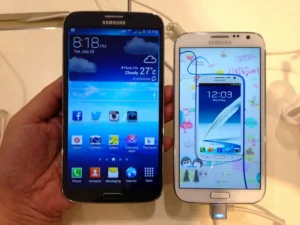 Samsung Galaxy Mega on the left and Galaxy Note 2 on the right