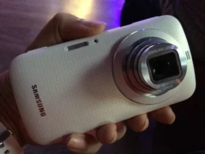 Samsung Galaxy K Zoom01