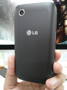 LG L40 Back