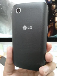 LG L40 Back