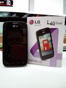 LG L40 with Box