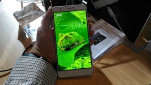 Asus-ZenFone-3-Ultra-01
