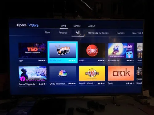Devant 65UHD200