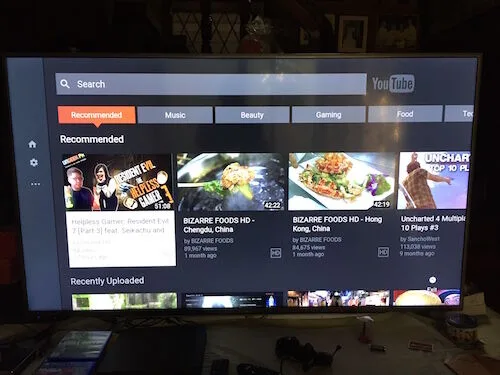 Devant 65UHD200