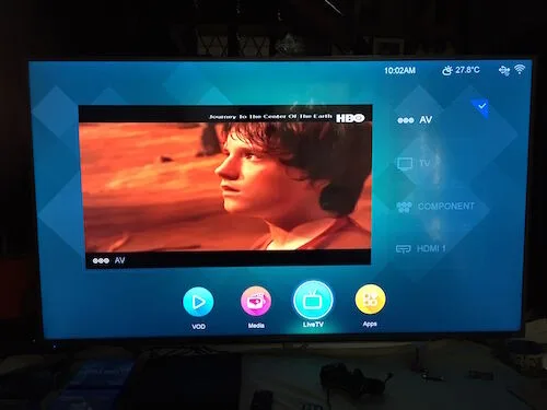 Devant 65UHD200