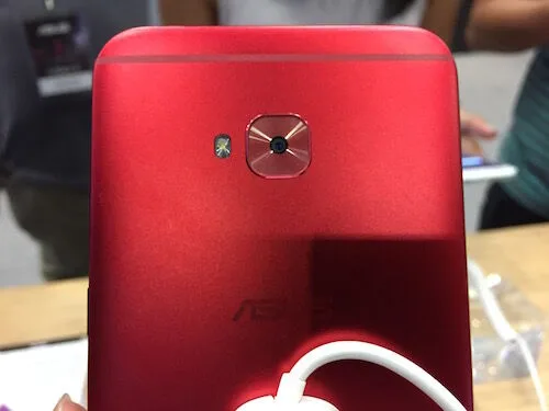 ASUS Zenfone 4 Selfie Pro