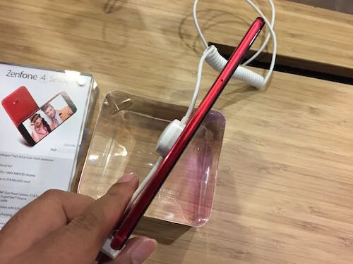 ASUS Zenfone 4 Selfie Pro