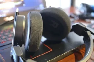 1MORE Spearhead VR