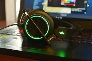 1MORE Spearhead VR