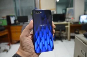 OPPO F9