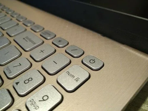 ASUS VivoBook S15 S530FN Review