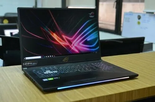 ROG Strix GL704 SCAR II