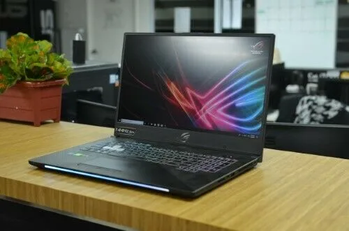 ROG Strix GL704 SCAR II