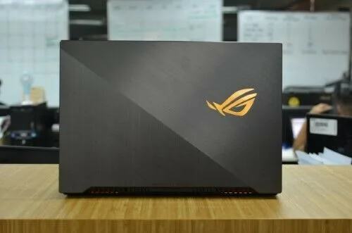 ROG Strix GL704 SCAR II