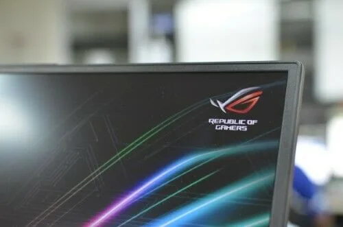 ROG Strix GL704 SCAR II