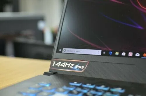 ROG Strix GL704 SCAR II