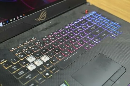 ROG Strix GL704 SCAR II