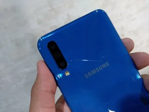 Samsung Galaxy A30 Samsung Galaxy A30