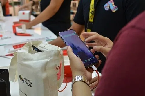 OnePlus 7 Pro Digital Walker