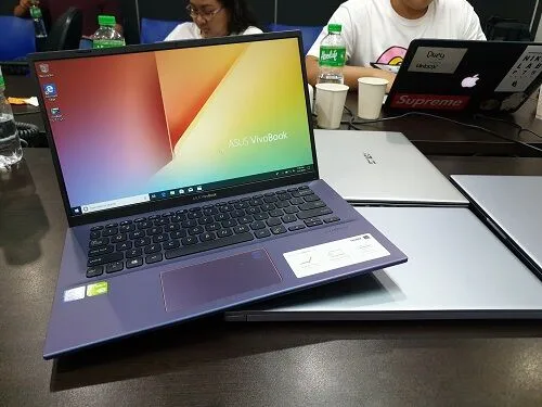 ASUS VivoBook X412