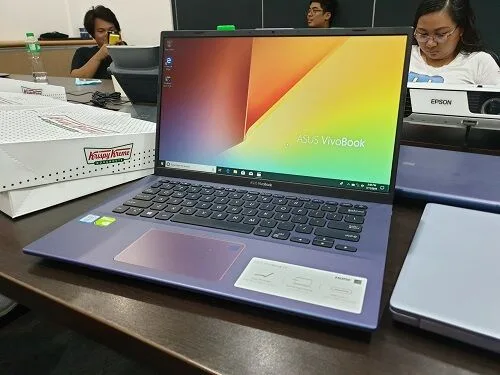 ASUS VivoBook X412