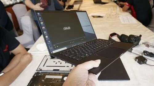 ASUS ExpertBook B9
