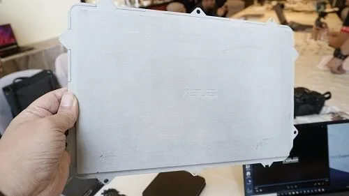 ASUS ExpertBook B9