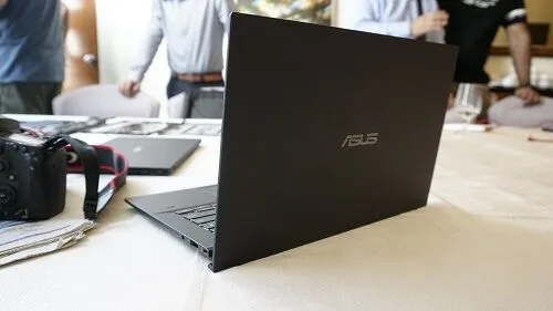 ASUS ExpertBook B9