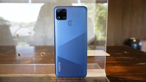 realme C15