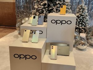Choose Joy This Christmas With Oppo 02