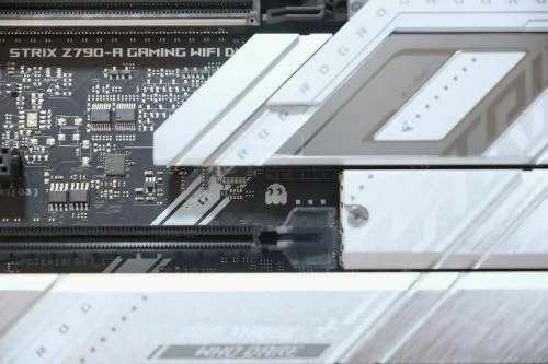 STRIX Z790-A D4 Hidden Pac-Man ghost