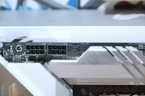 STRIX Z790-A D4 The CPU Opt fan header is obscured and covered by a rubber cover beside the 2x 8pin CPU power headers/connectors