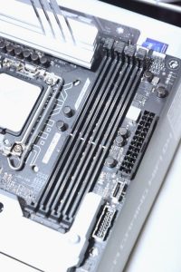 DDR4 modules will work only work on the STRIX Z790-A D4 motherboard