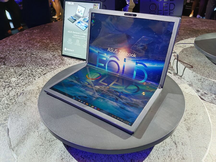 zenbook 17 fold oled Img 20221123 163503