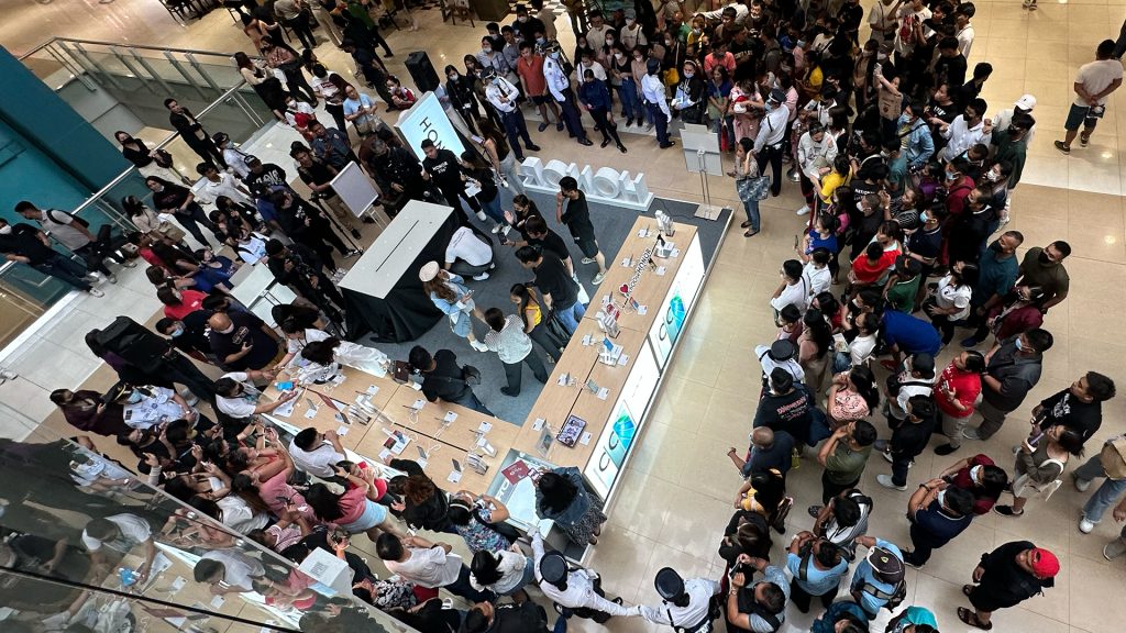 Fans Flocked Over Honor Exhibits In Sm Megamall And Sm North Edsa 002