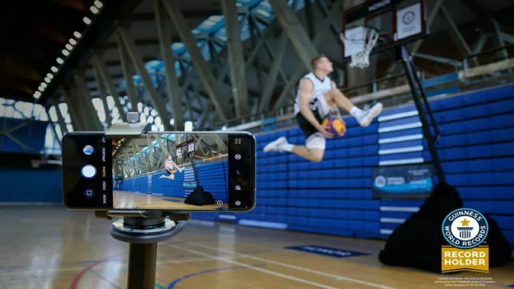 Guinness World Record Honor Magic5 Pro