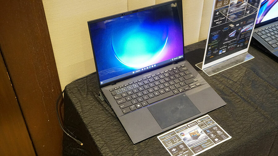 ASUS ExpertBook B9 OLED B9403