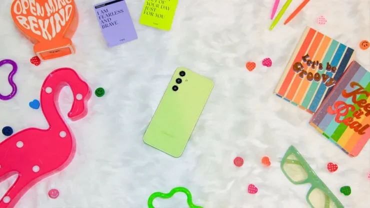 Gen Z Smartphone Img