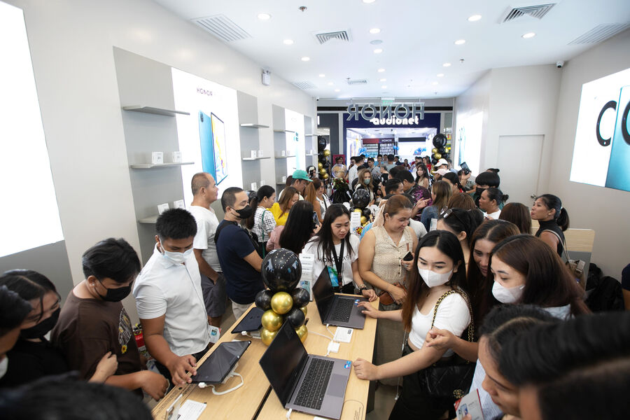Jampacked First Day Of Honor Experience Store At Sm City Consolacion Cebu 002