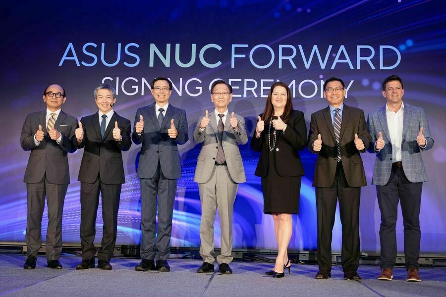 NUC 5. Group Photo Of Executives Of Asus And Intel And Their Valued Partners