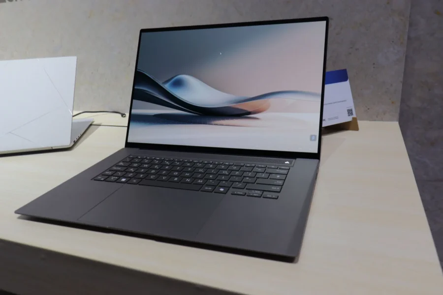 Asus Zenbook S16 1