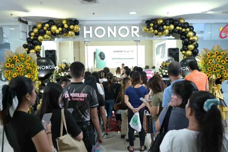 Honor Opens New Experience Store In Fishermall Malabon, Announces Holideals
