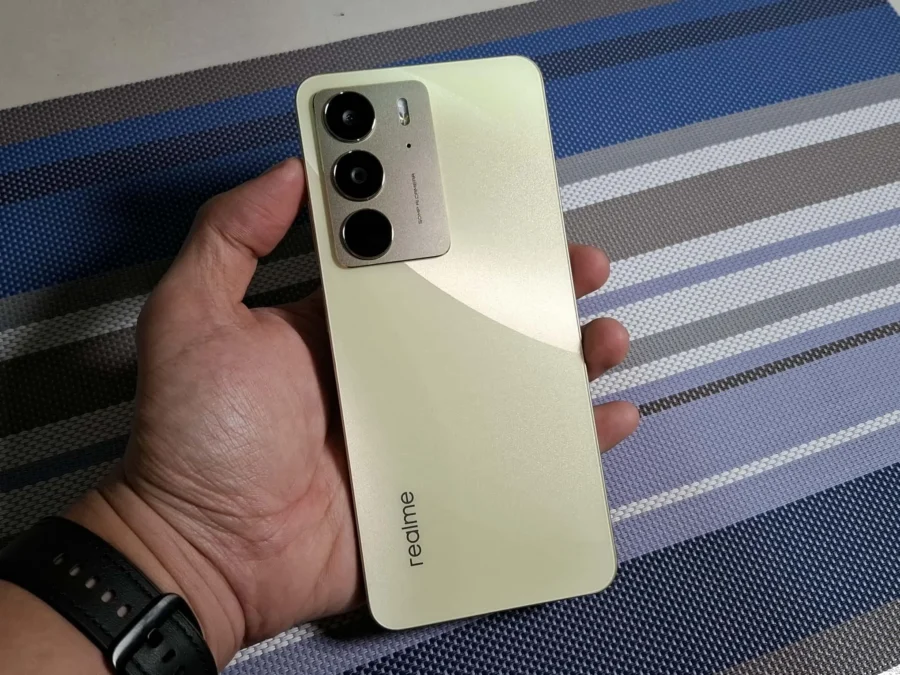realme C75 design