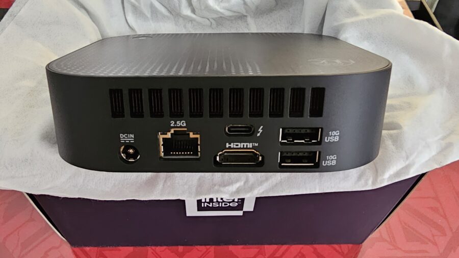 NUC 14 Pro AI NUC 14 Pro AI