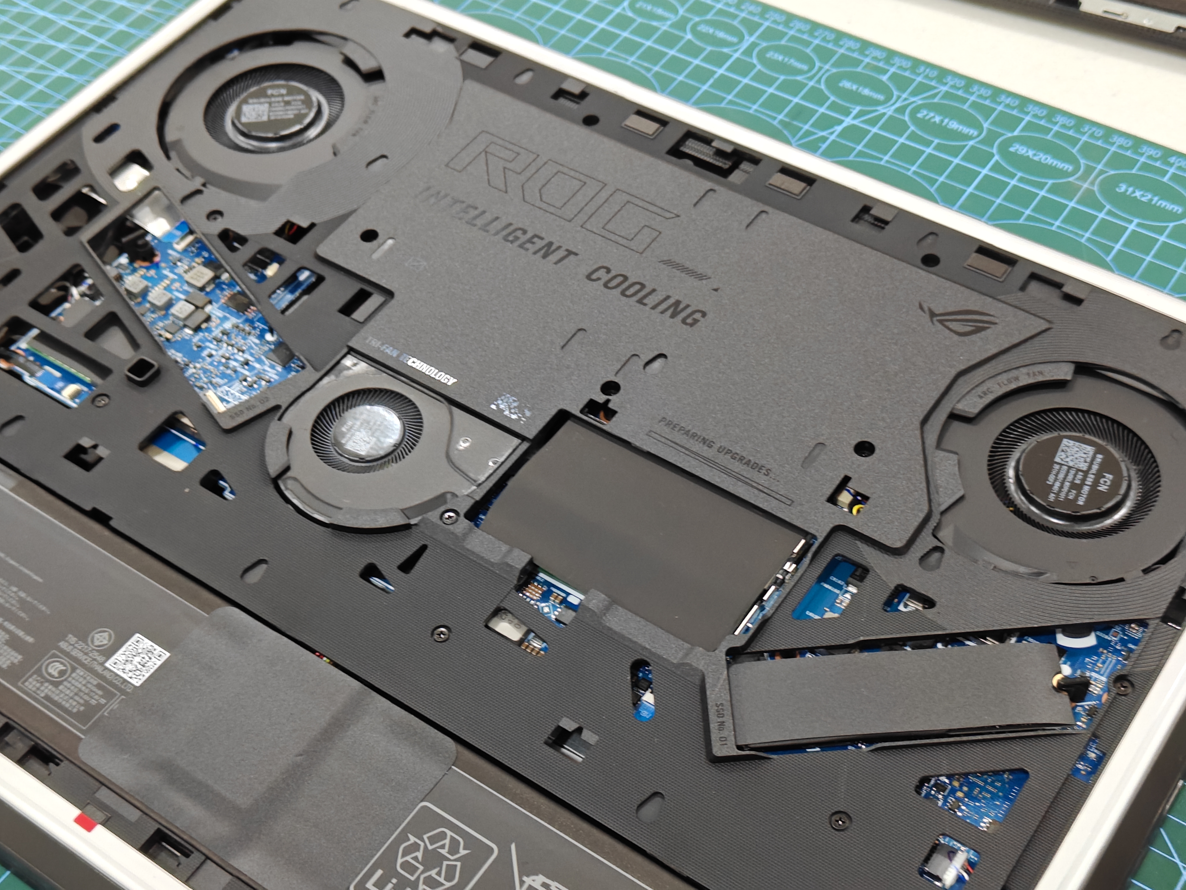 ASUS ROG Strix SCAR 18 ASUS ROG Strix SCAR 18