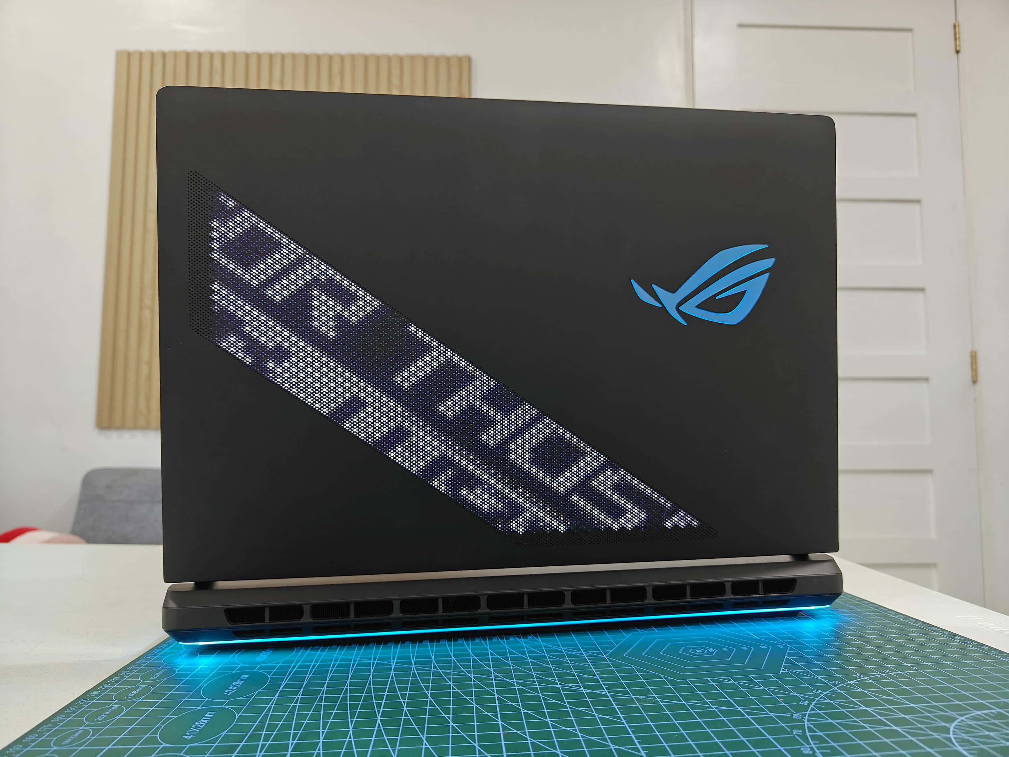 ASUS ROG Strix SCAR 18 ASUS ROG Strix SCAR 18 2025