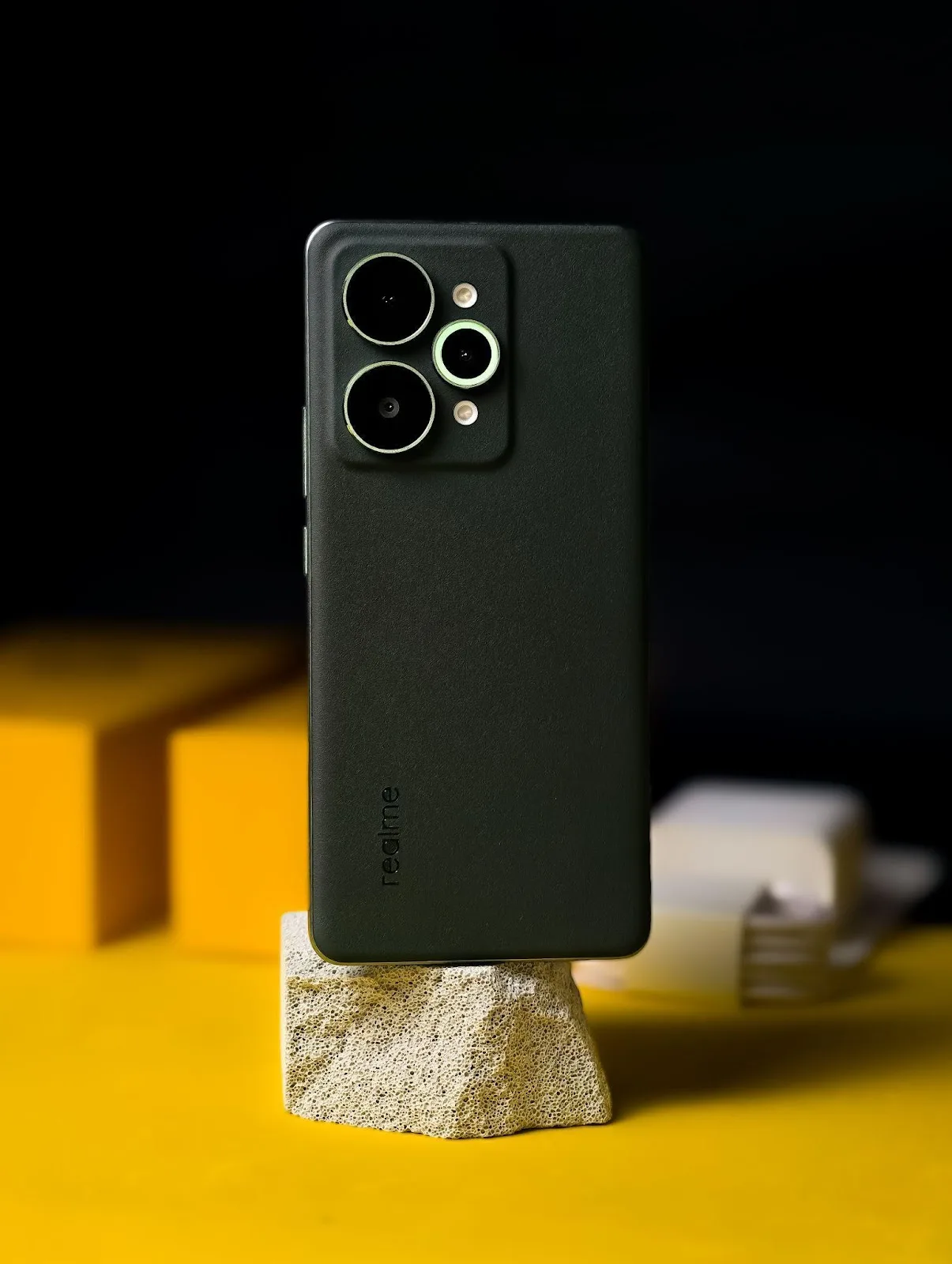 realme 15