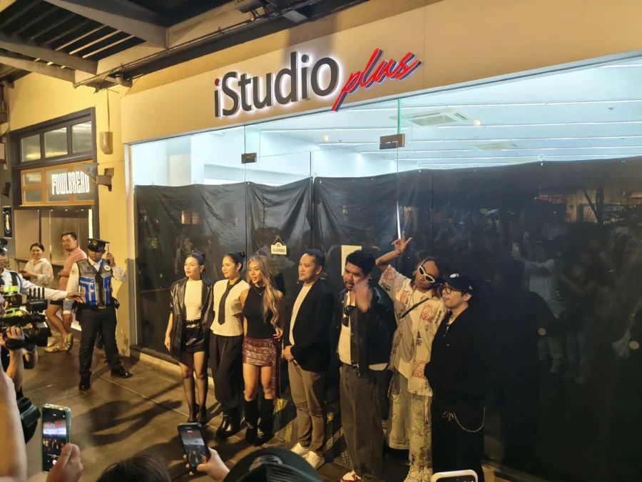 iStudio Plus iPhone 17 series